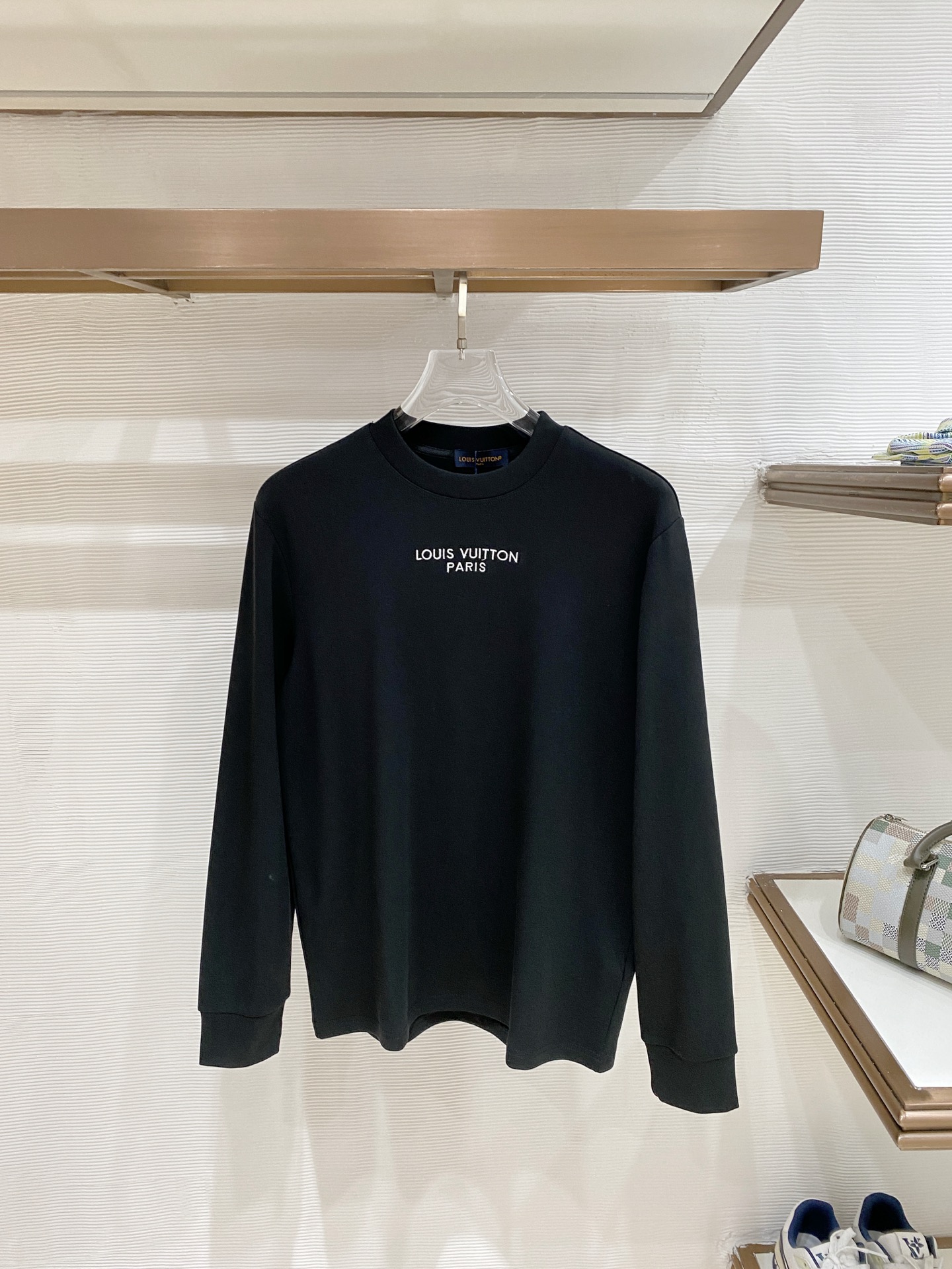 日本未入荷 2027 ルイヴィトン 新作 長袖Tシャツ 偽物
