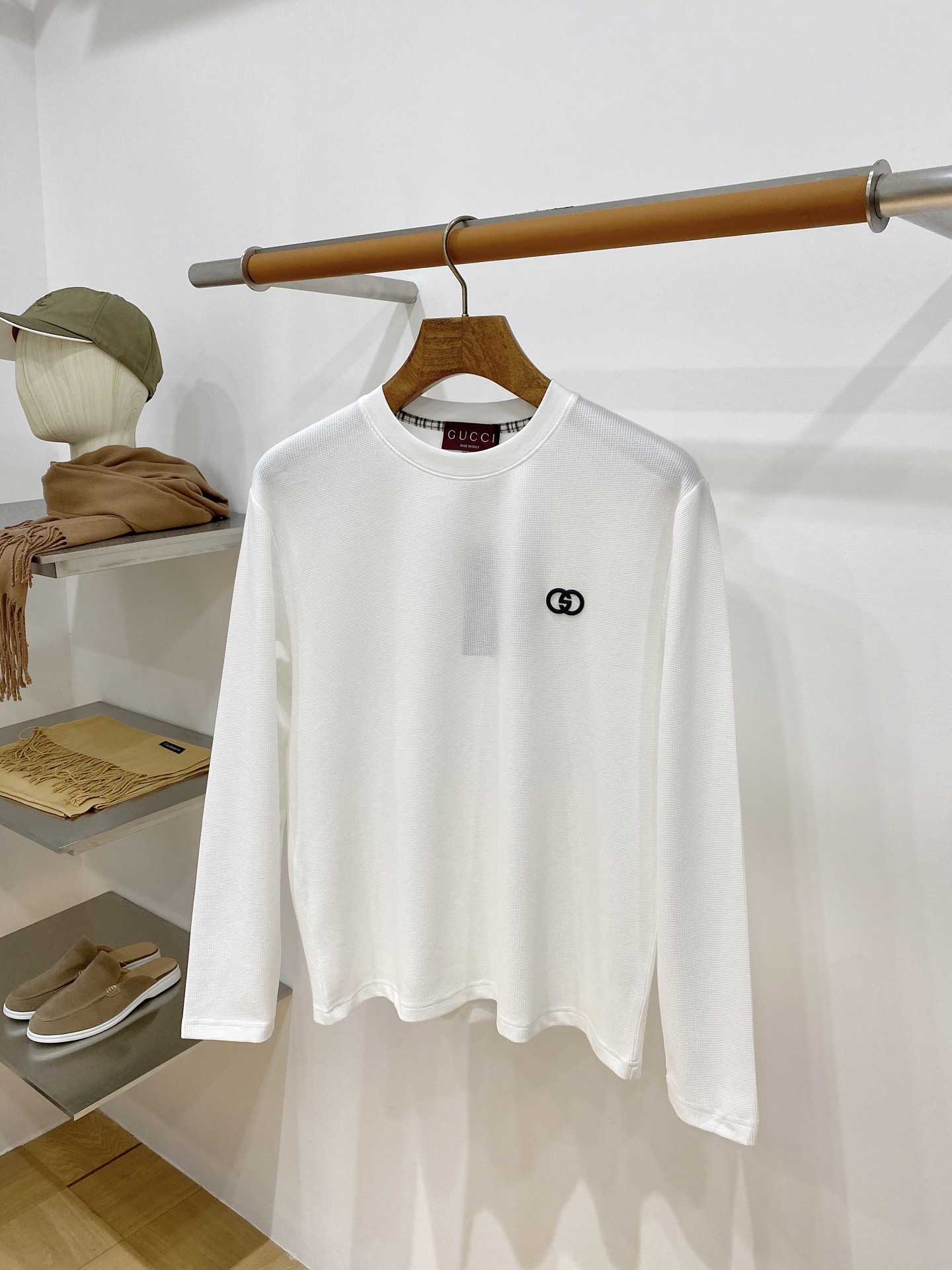 使い勝手良 2027 グッチ 新作 長袖Tシャツ 偽物