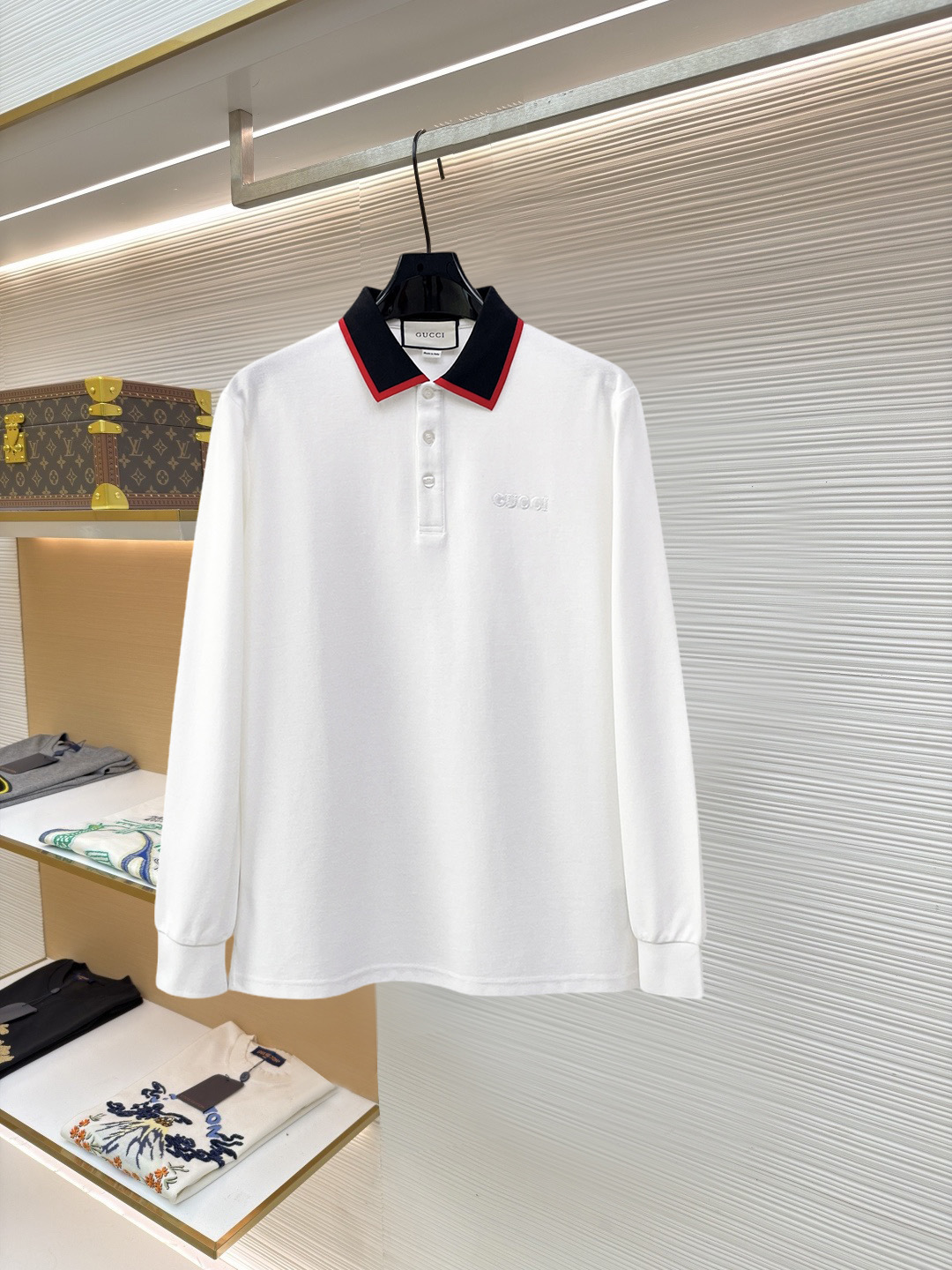 注目度抜群！ 2027 グッチ 新作 長袖Tシャツ コピー
