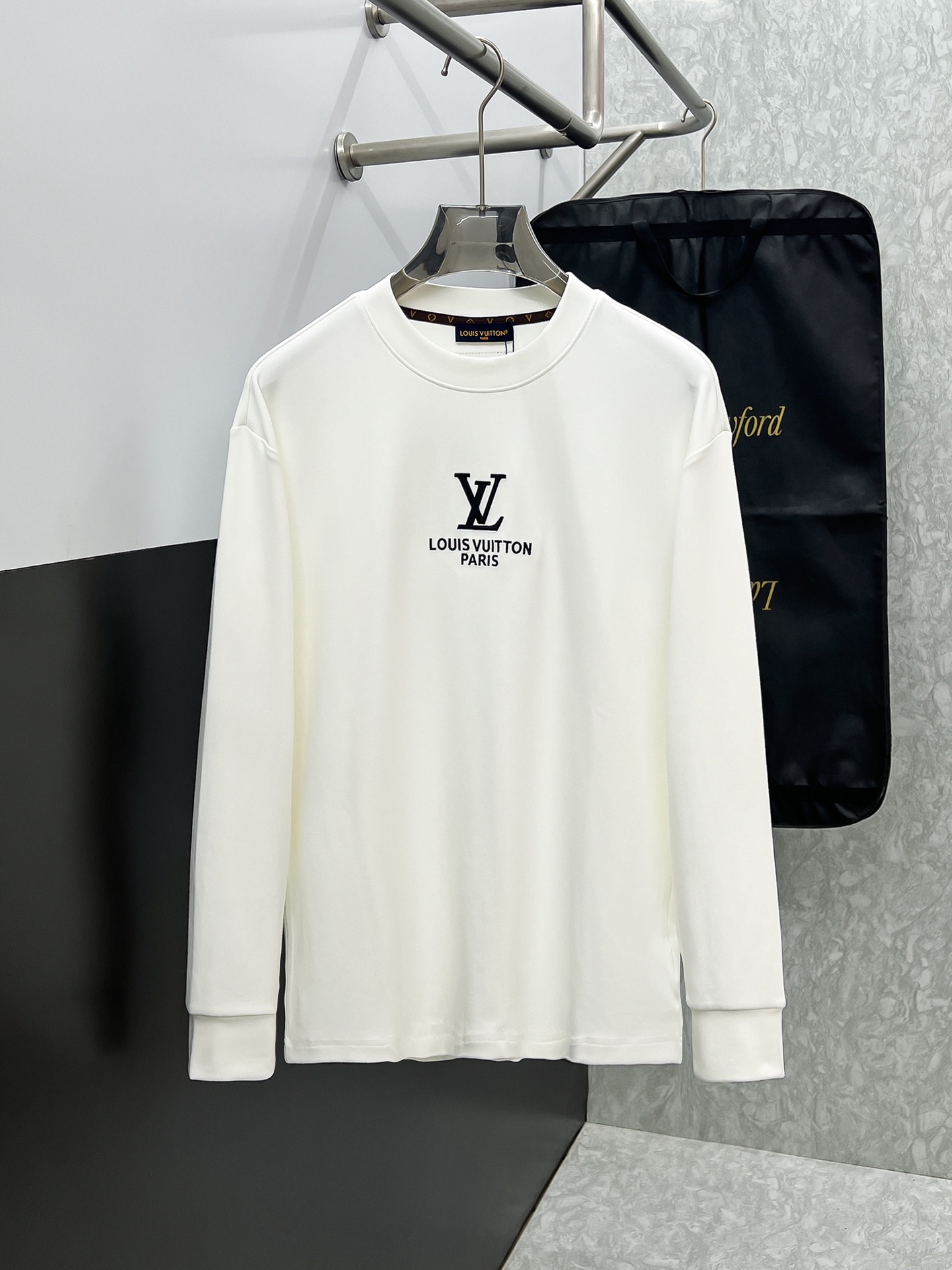 定番人気！2027 ルイヴィトン 新作 長袖Tシャツ コピー