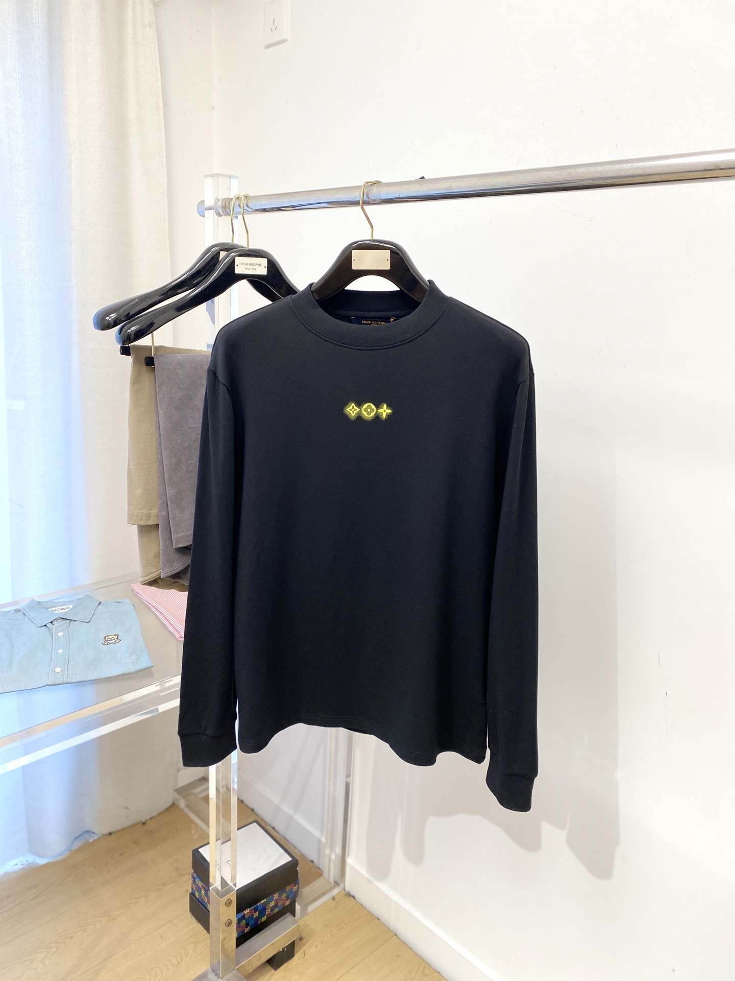 人気爆発☆ 2027 ルイヴィトン 新作 長袖Tシャツ コピー