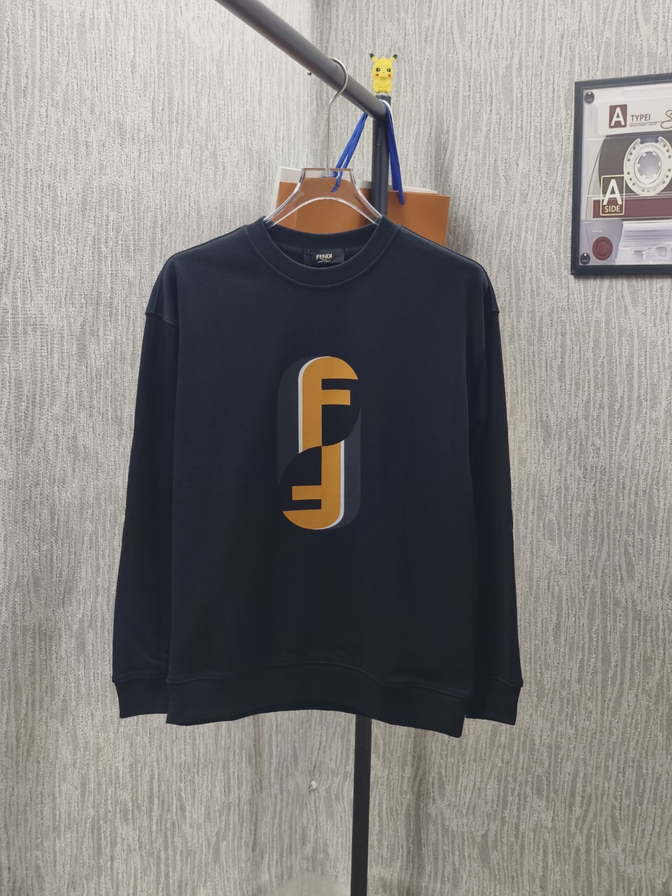 注目アイテム♡ 2027 フェンディ 新作 パーカー コピー