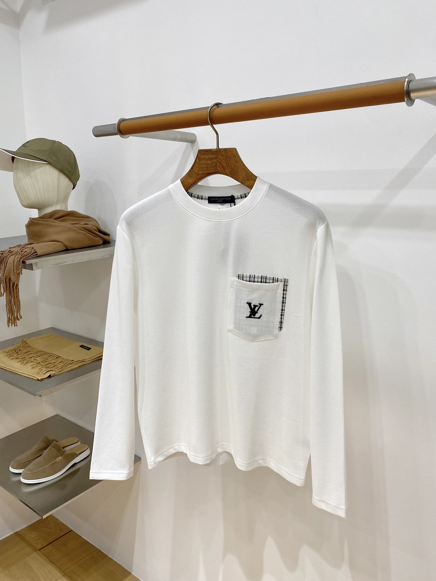 超限定♪ 2027 ルイヴィトン 新作 長袖Tシャツ 偽物