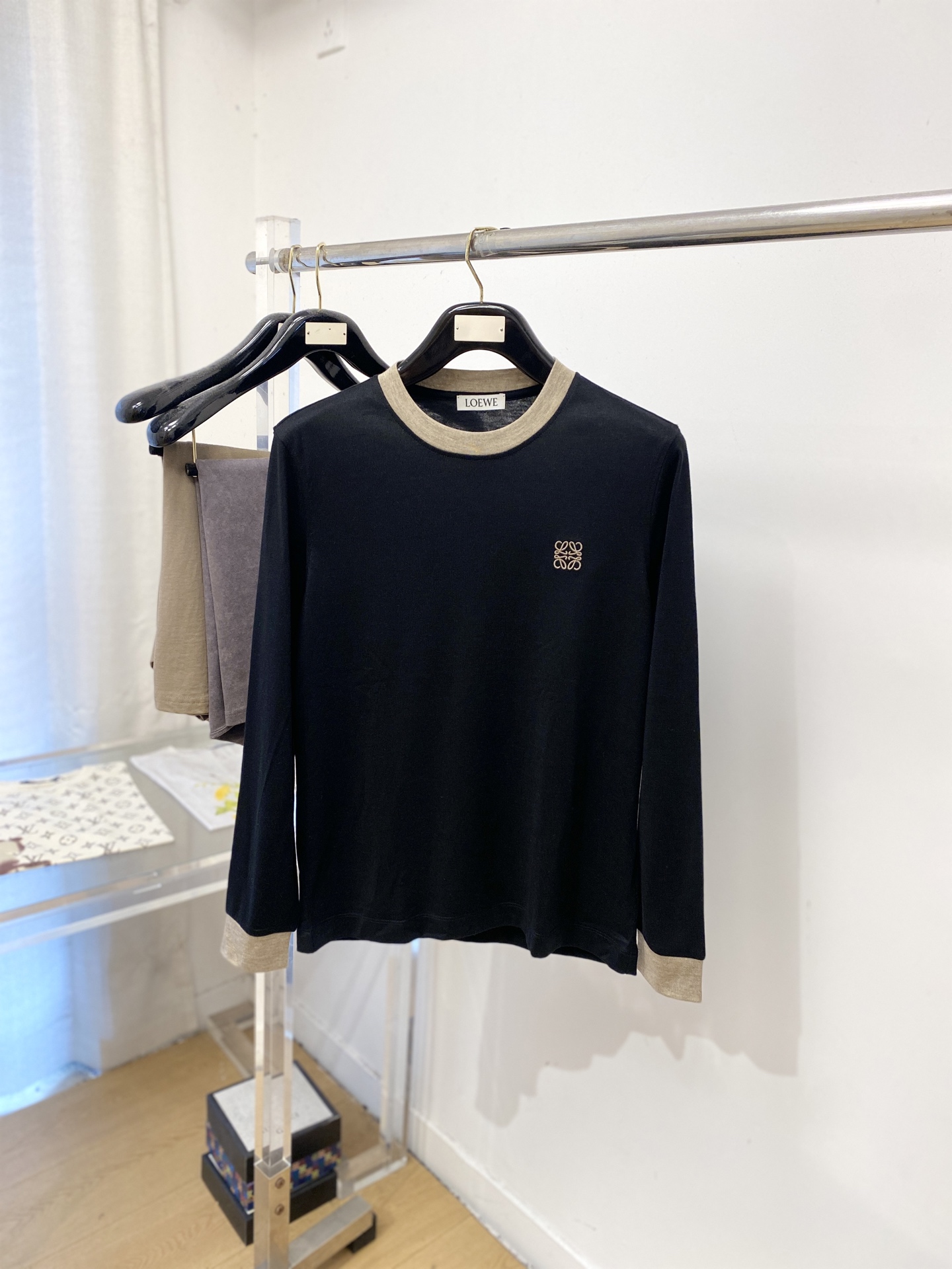お洒落  2027 ロエベ 新作 長袖Tシャツ コピー