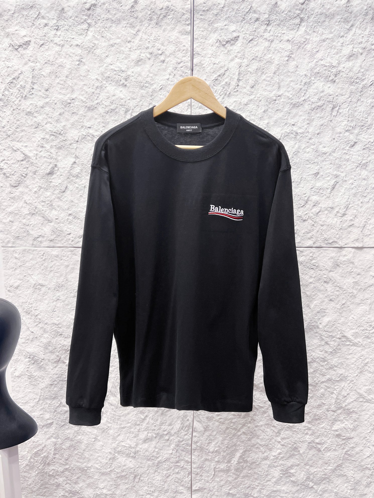 おすすめ  2027 バレンシアガ 新作 長袖Tシャツ 偽物