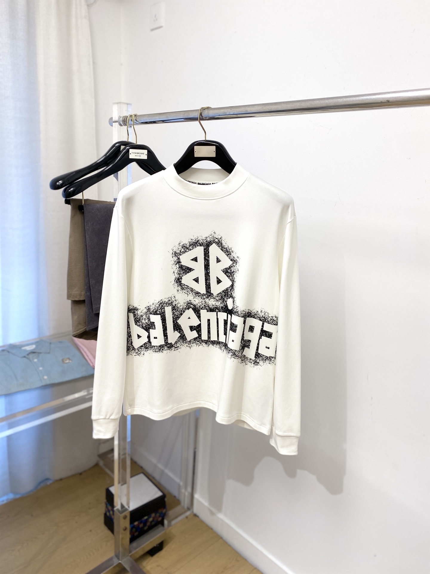 希少♪限定  2027 バレンシアガ 新作 長袖Tシャツ 偽物