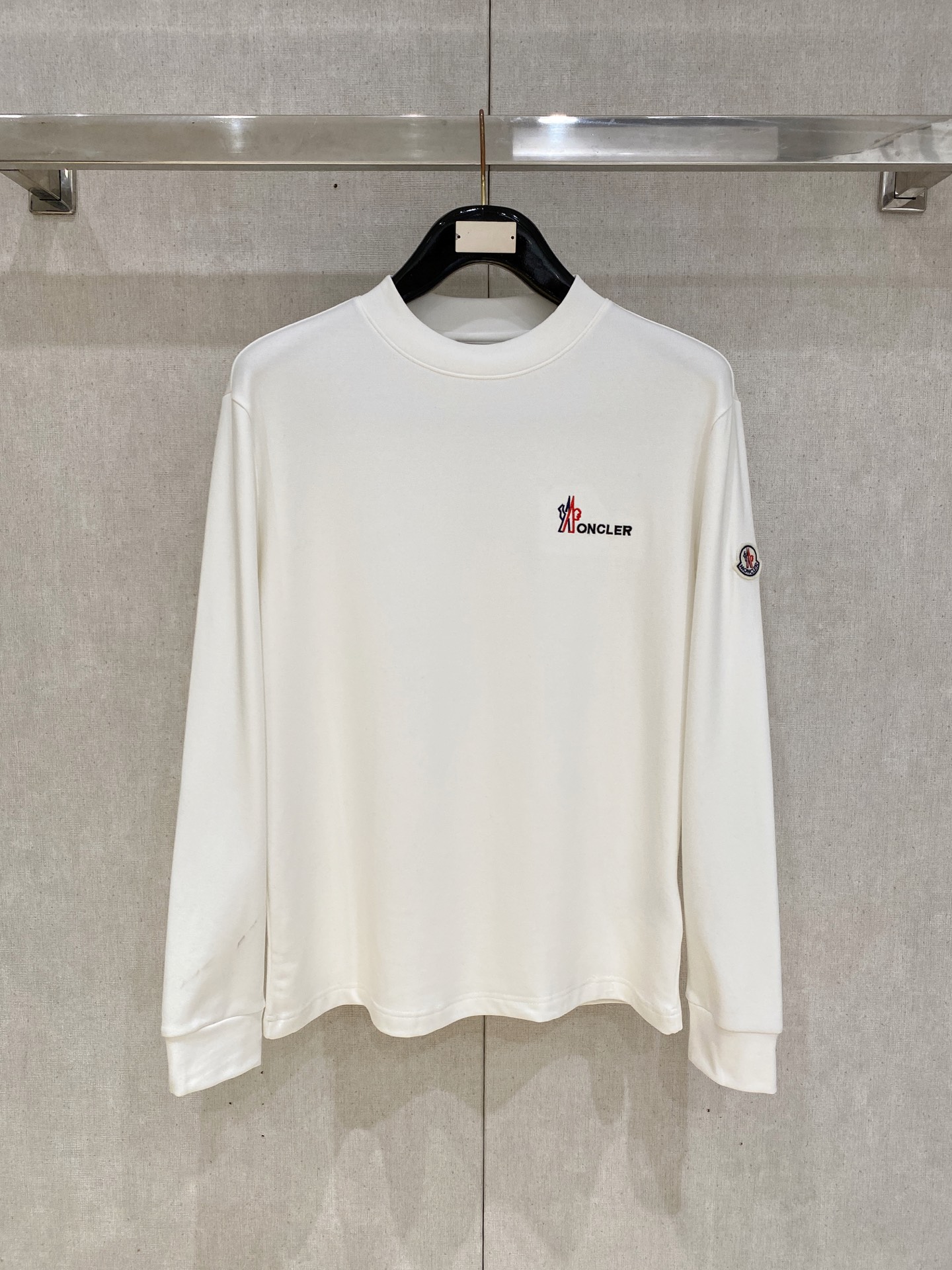 ★日本!!人気！2027 モンクレール 新作 長袖Tシャツ 偽物