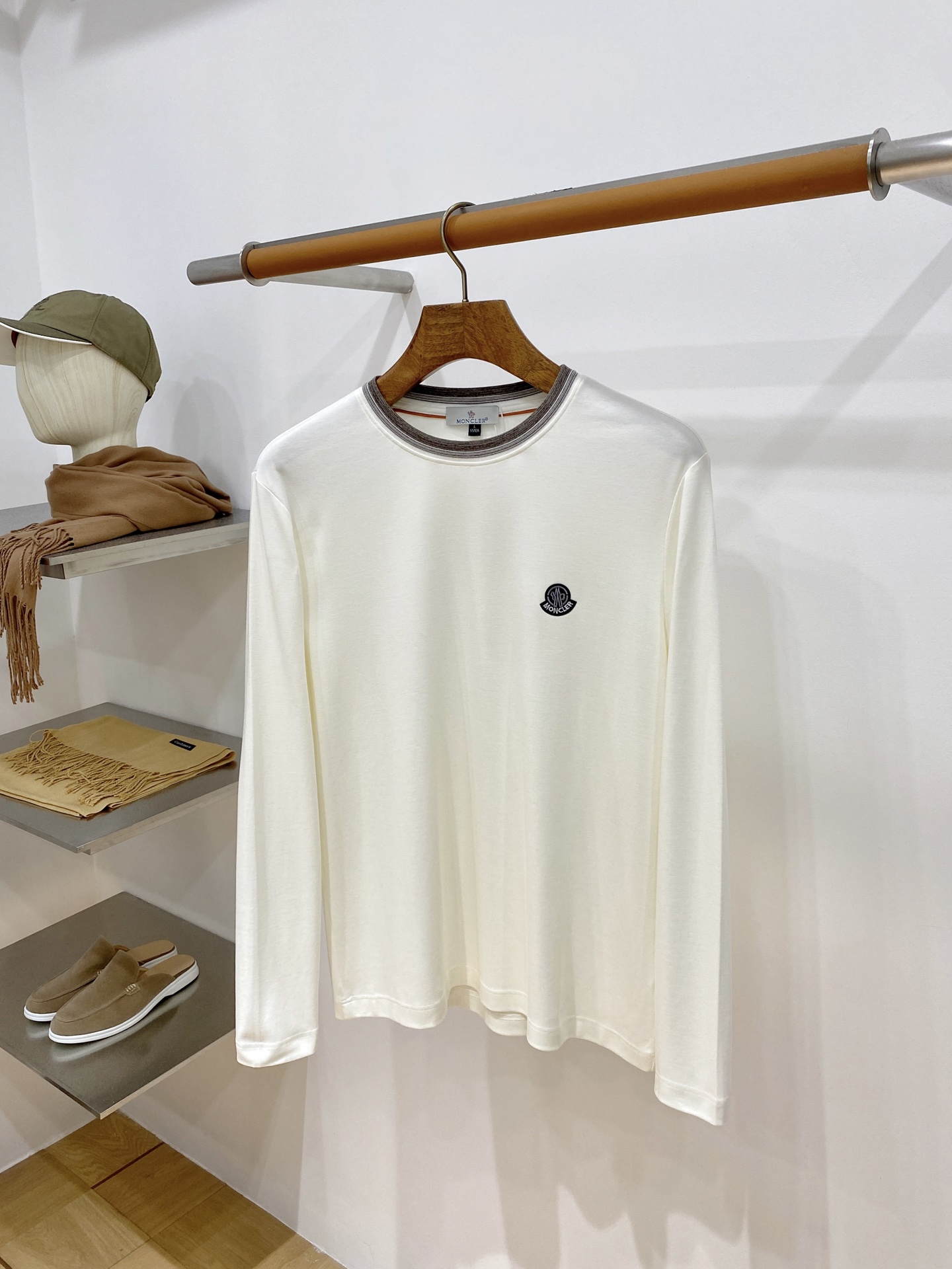 《人気★》2027 モンクレール 新作 長袖Tシャツ コピー
