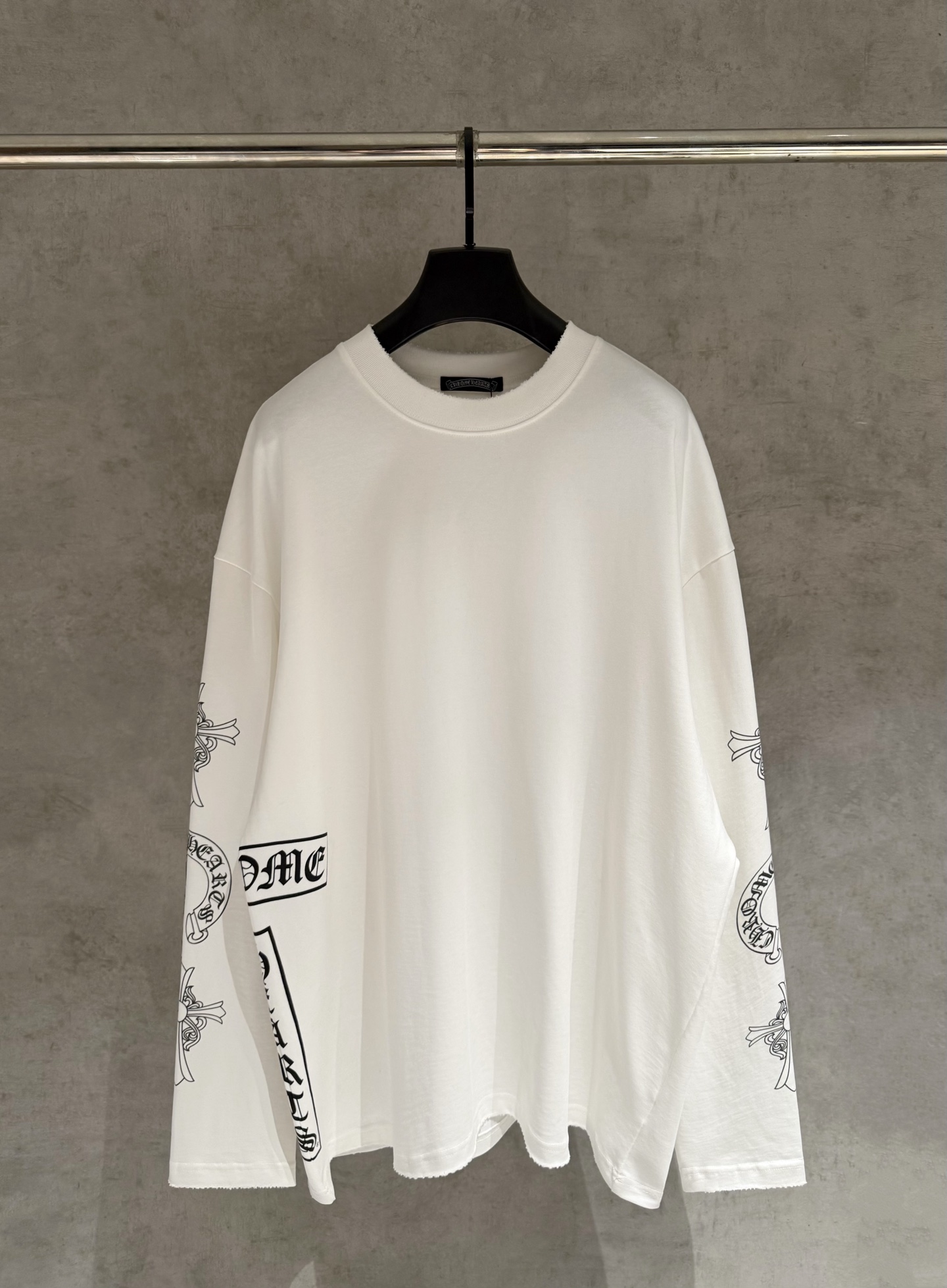 新色登場☆ 2027 クロムハーツ 新作 長袖Tシャツ 偽物