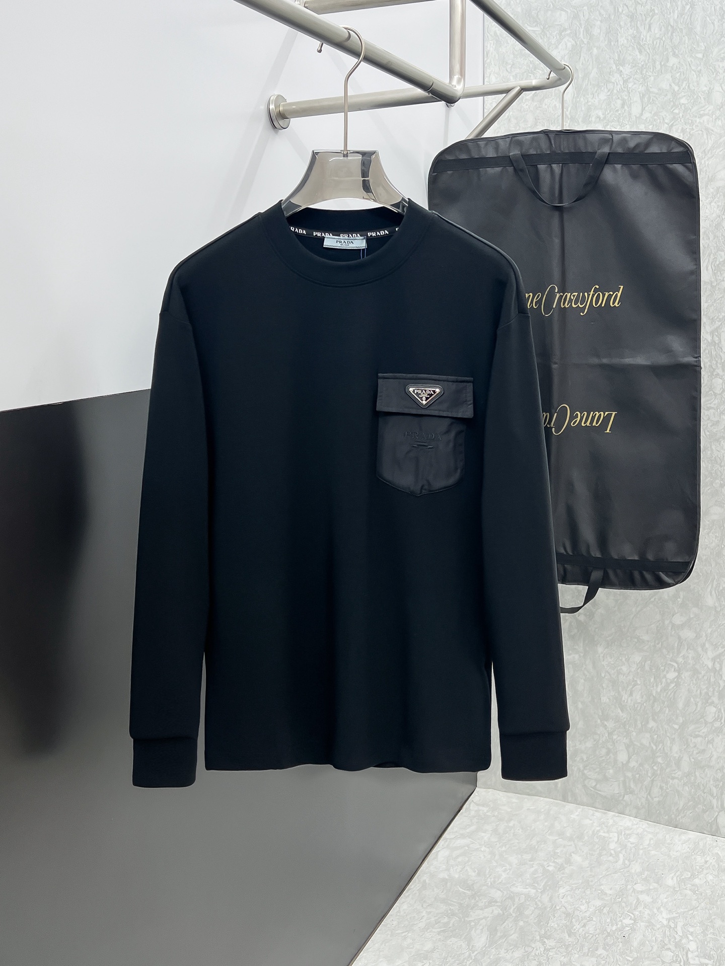日本未入荷 2027 プラダ 新作 長袖Tシャツ 偽物