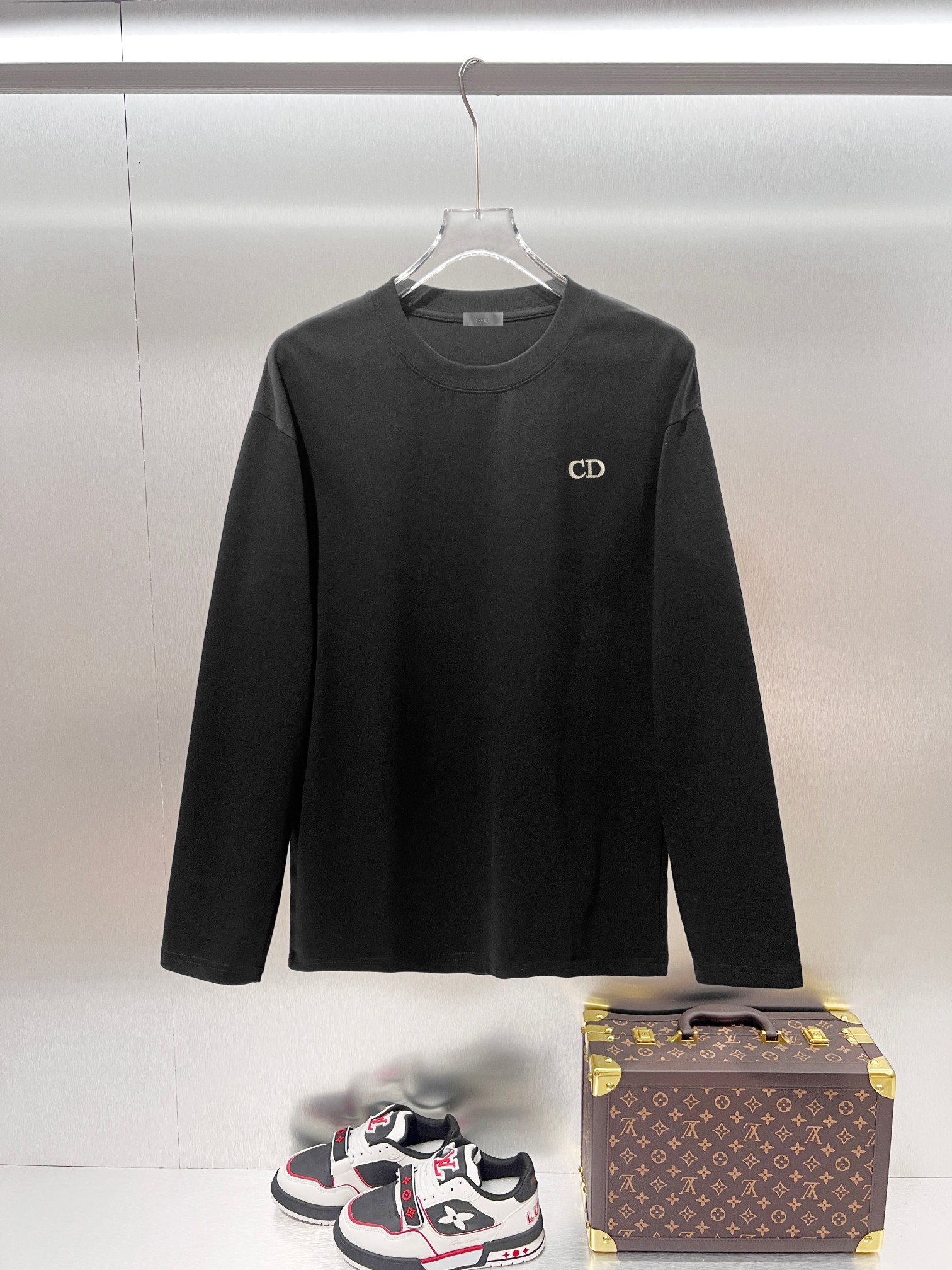 世界中で大人気♪ 2027 ディオール 新作 長袖Tシャツ コピー