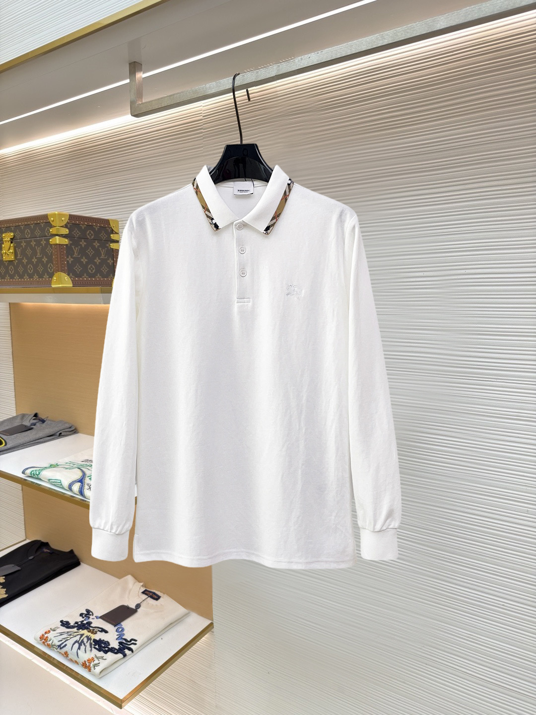 《人気★》2027 バーバリー 新作 長袖Tシャツ 偽物