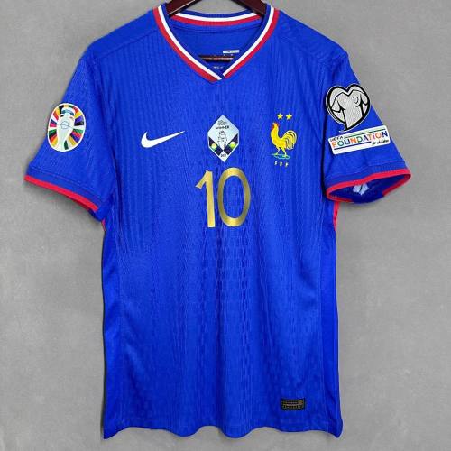 24 France home player