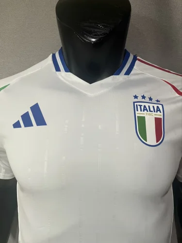 24-25 Italy away player
