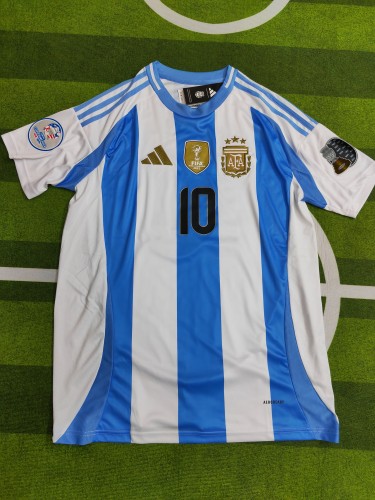 24-25 Argentina home fans