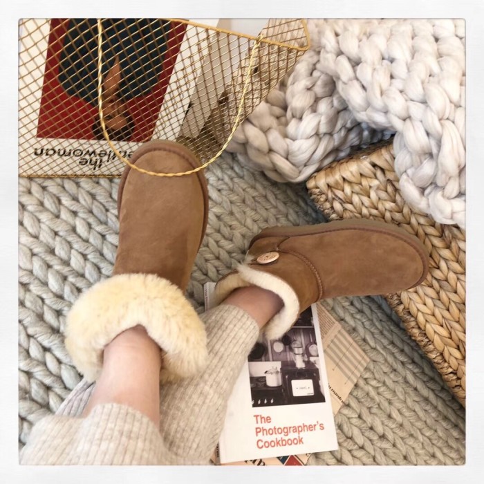 UGG Mini Bailey Button II Chestnut (Women's)