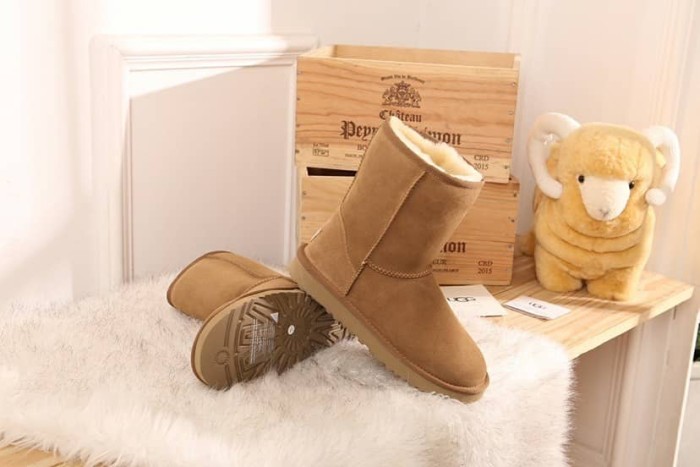 UGG Classic Short II Boot Chestnut (Women's)