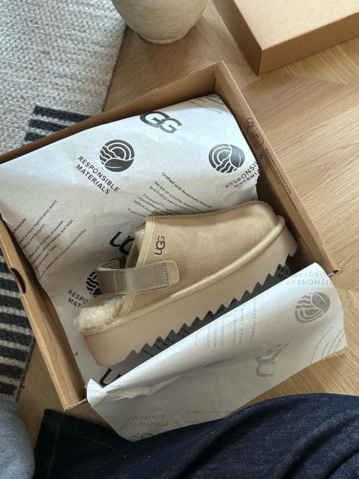 UGG Lanah Clog Chestnut Women's Sand