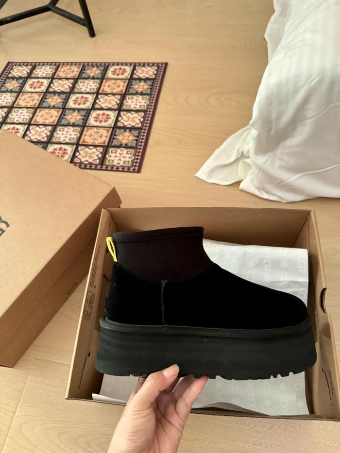 UGG Classic Mini Dipper Boot Black Yellow (Women's)