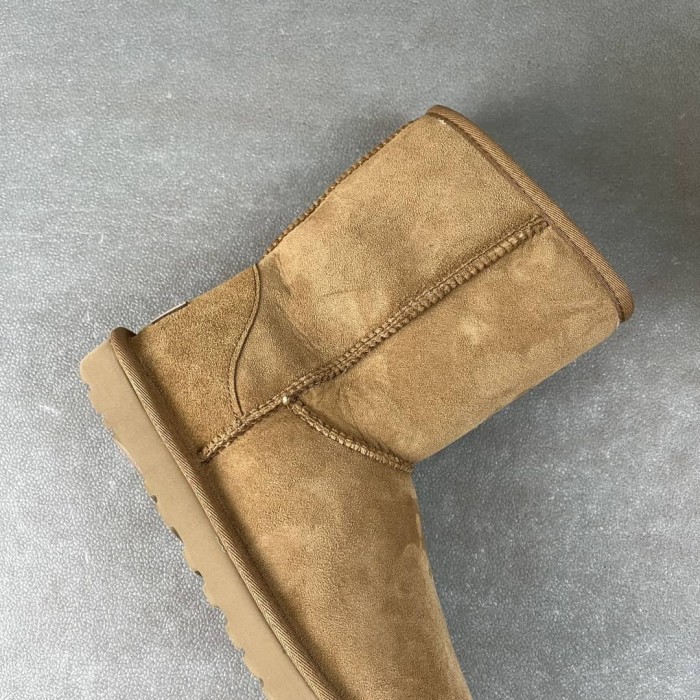 UGG Classic Short Boot Chestnut