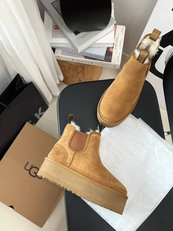 UGG Neumel Platform Chelsea Boot Chestnut (Women's)