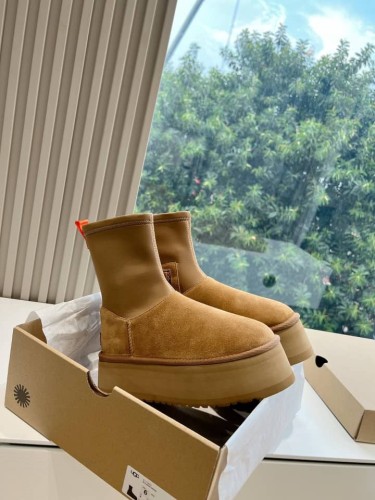 UGG Classic Dipper Boot Chestnut (Women's)