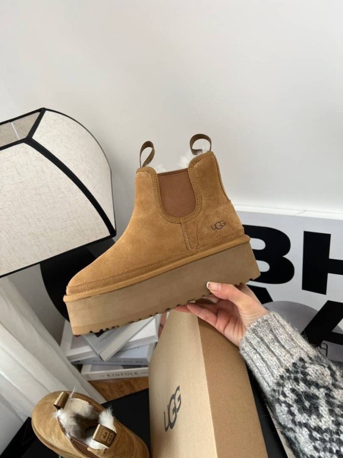 UGG Neumel Platform Chelsea Boot Chestnut (Women's)