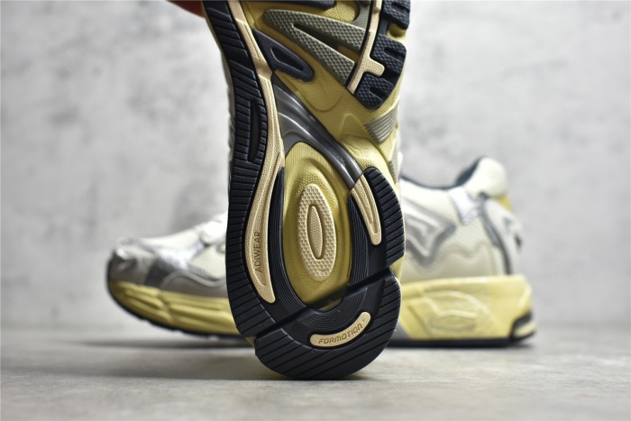 adidas Response CL Bad Bunny