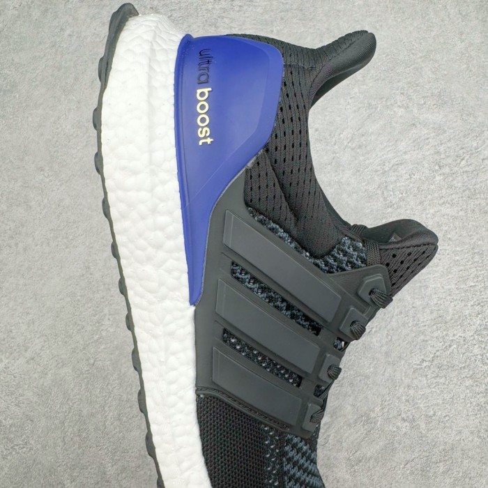 adidas Ultra Boost OG (2018/2020)