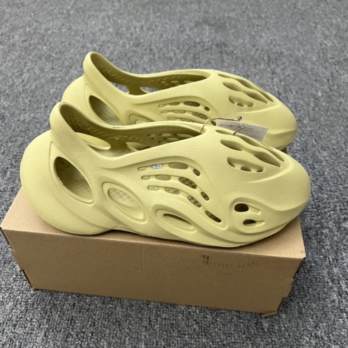 adidas Yeezy Foam RNNR Sulfur