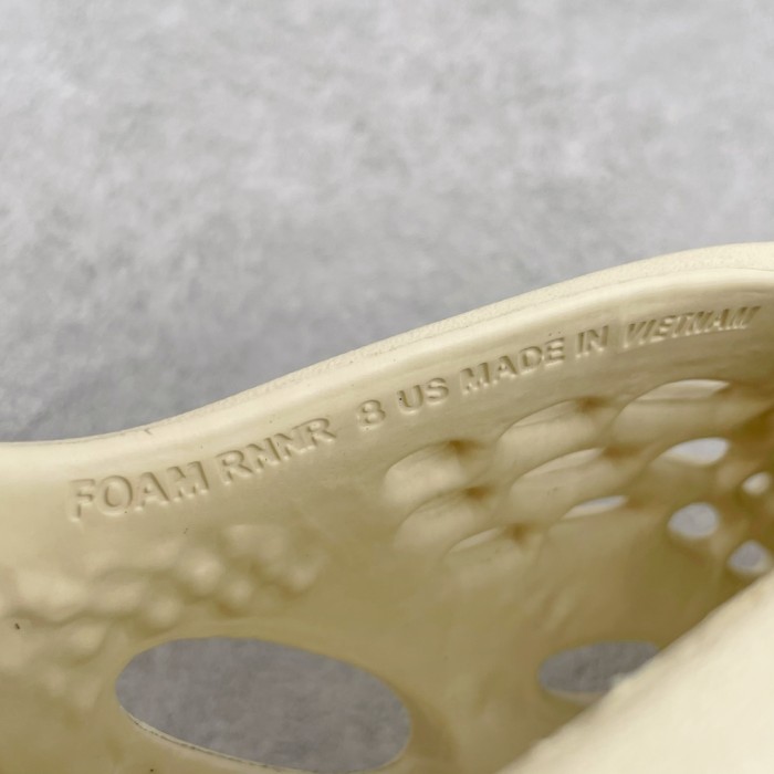 adidas Yeezy Foam RNR Desert Sand