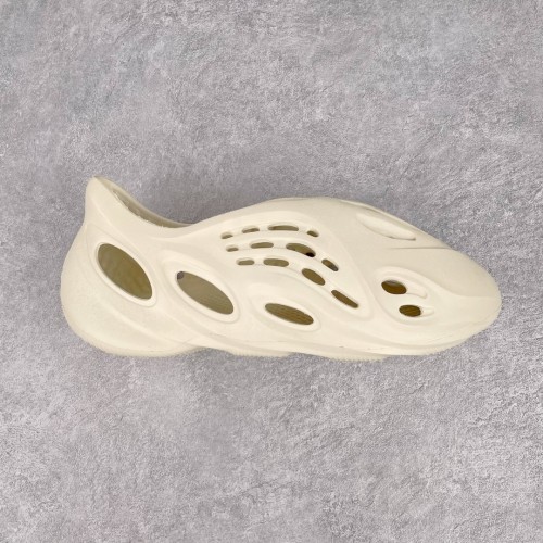 adidas Yeezy Foam RNR Desert Sand