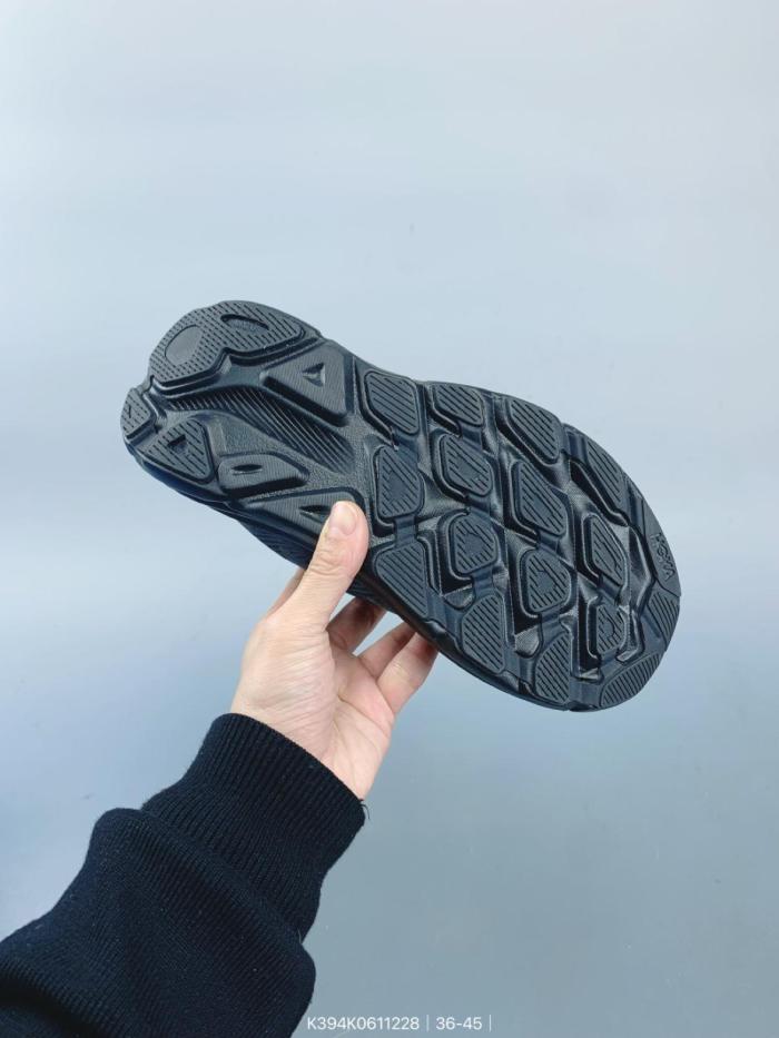Hoka One One Clifton 9 Triple Black