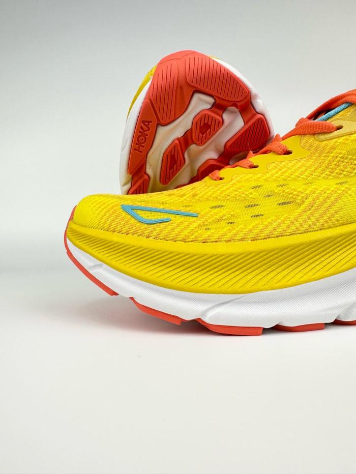 Hoka One One Clifton 9 Passion Fruit Maize