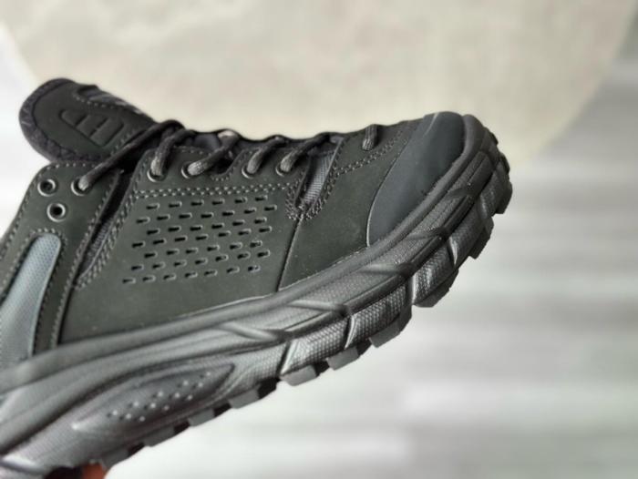 Hoka One One Tor Ultra Low Black (All Gender)