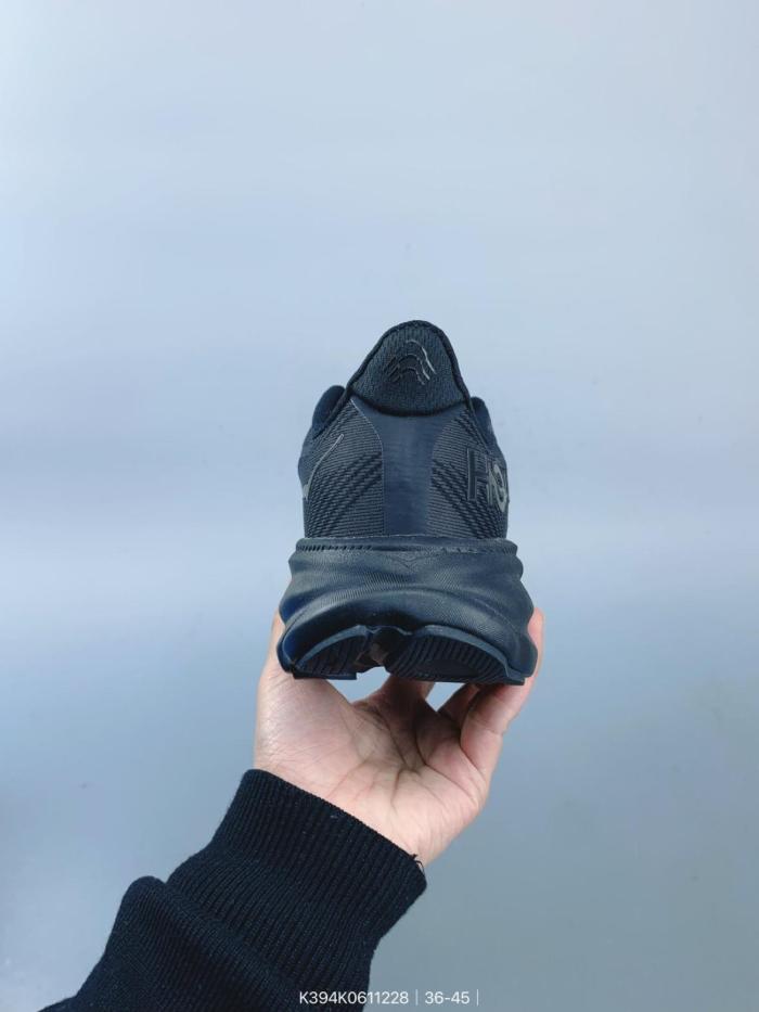 Hoka One One Clifton 9 Triple Black