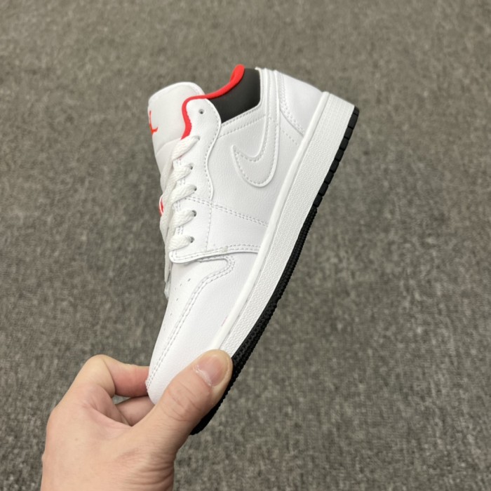 Jordan 1 Low White Black Infrared (GS)