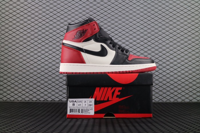 Jordan 1 Retro High Bred Toe