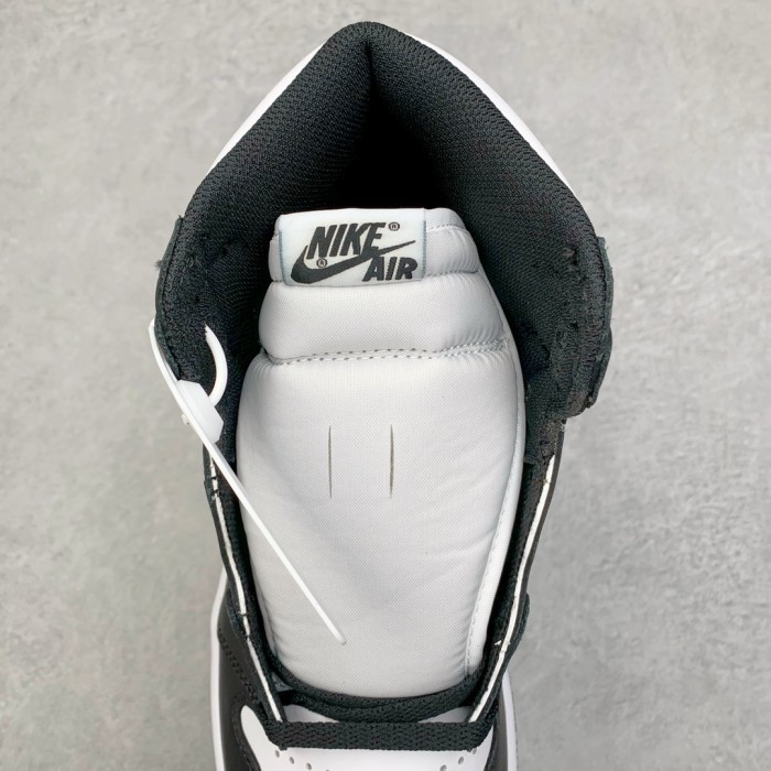 Jordan 1 Retro Black White