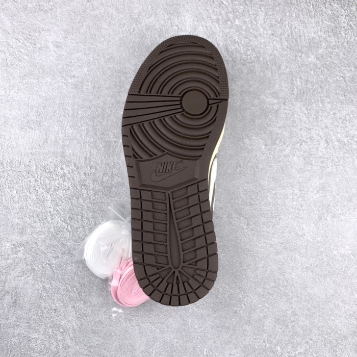 Jordan 1 Retro Low OG SP Travis Scott Reverse Mocha