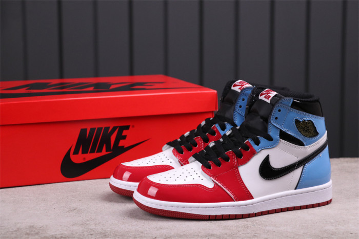 Jordan 1 Retro High Fearless UNC Chicigo