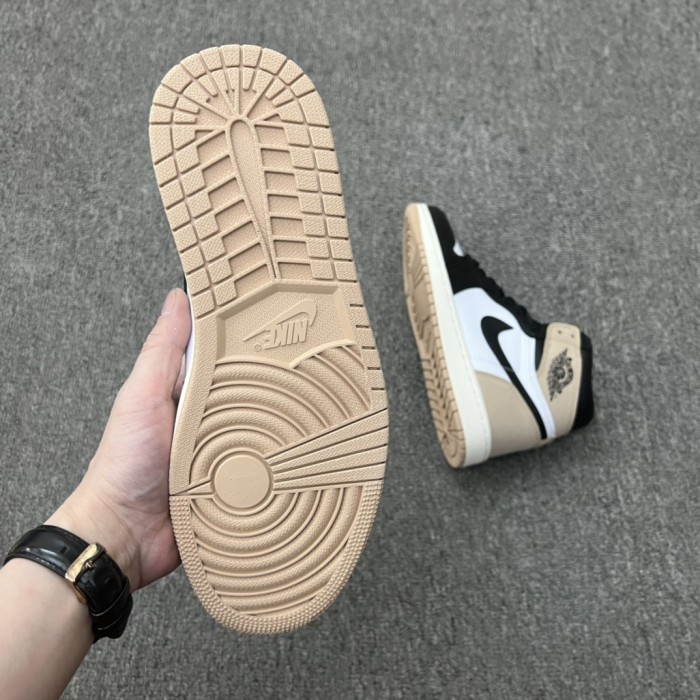 Jordan 1 Retro High OG Latte