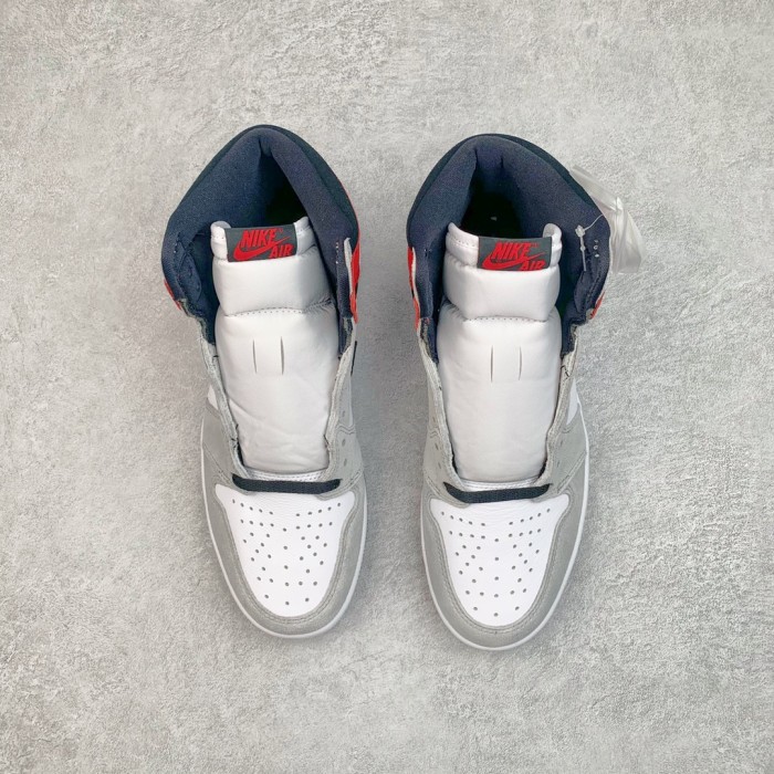 Jordan 1 Retro High Light Smoke Grey