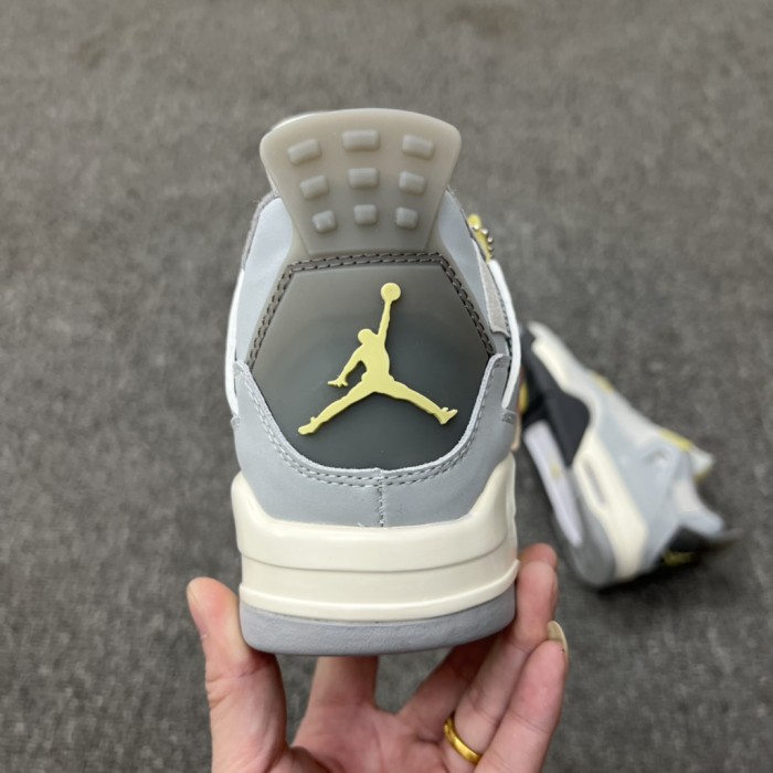 Jordan 4 Retro SE Craft Photon Dust