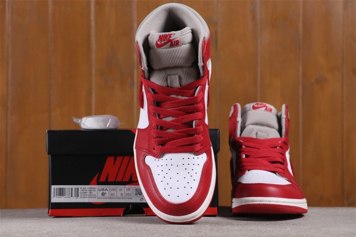 Jordan 1 Retro High OG Varsity Red (W)