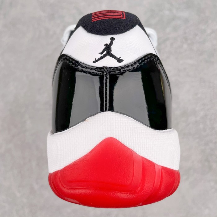 Jordan 11 Retro Low Concord Bred