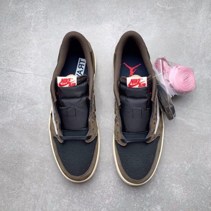 Jordan 1 Retro Low OG SP Travis Scott