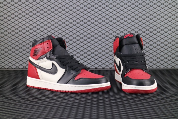 Jordan 1 Retro High Bred Toe