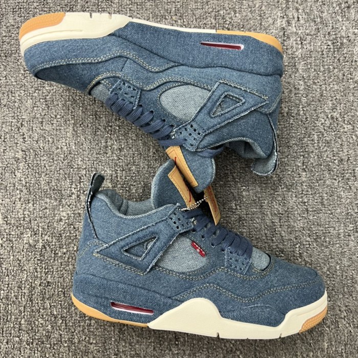 Jordan 4 Retro Levi's Denim (Tag with Levi's Logo)