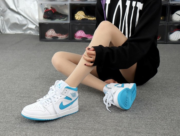 Jordan 1 Mid UNC (W)
